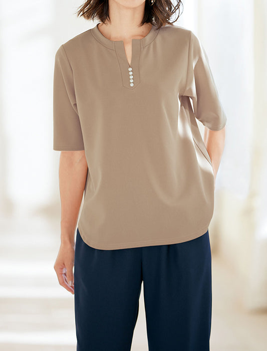 【受注】パール調ボタンカットソーブラウス