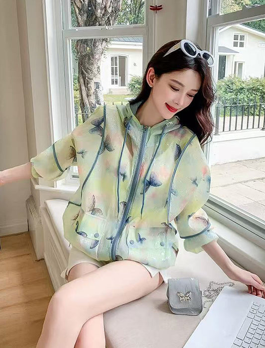 日焼け冷房対策にフード付き軽量アウター　