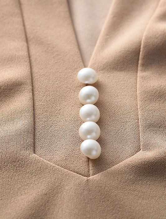 【受注】パール調ボタンカットソーブラウス