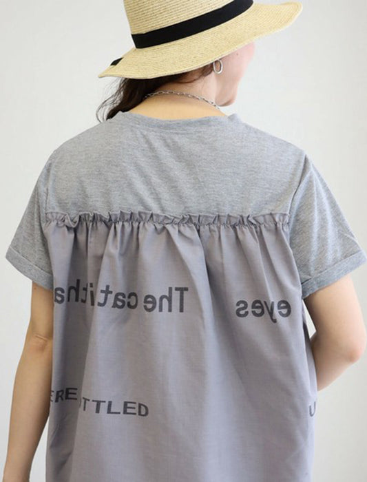 後ろ英字Tシャツ