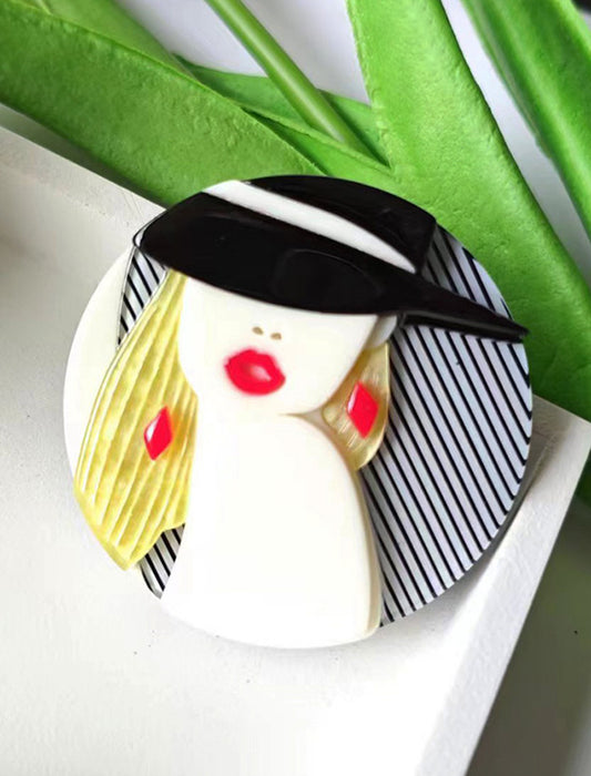 レトロレディのアートブローチ　