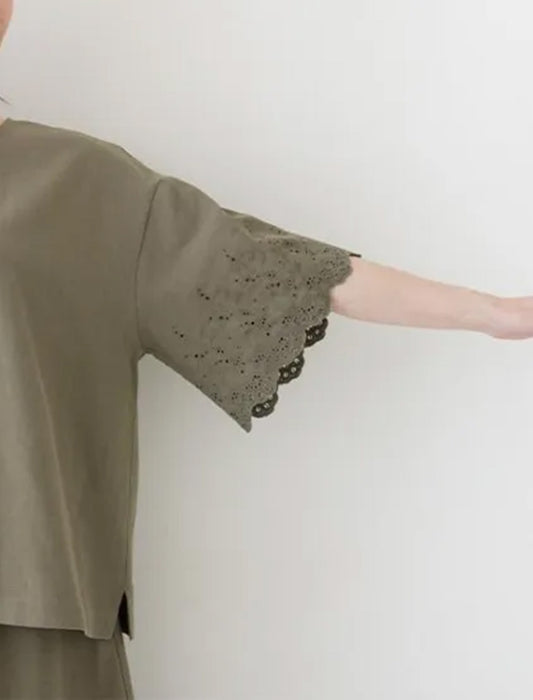 コットンリネン袖レースブラウス