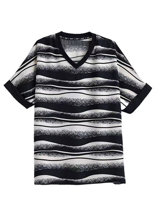 アート風ボーダートップス