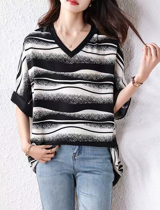 アート風ボーダートップス