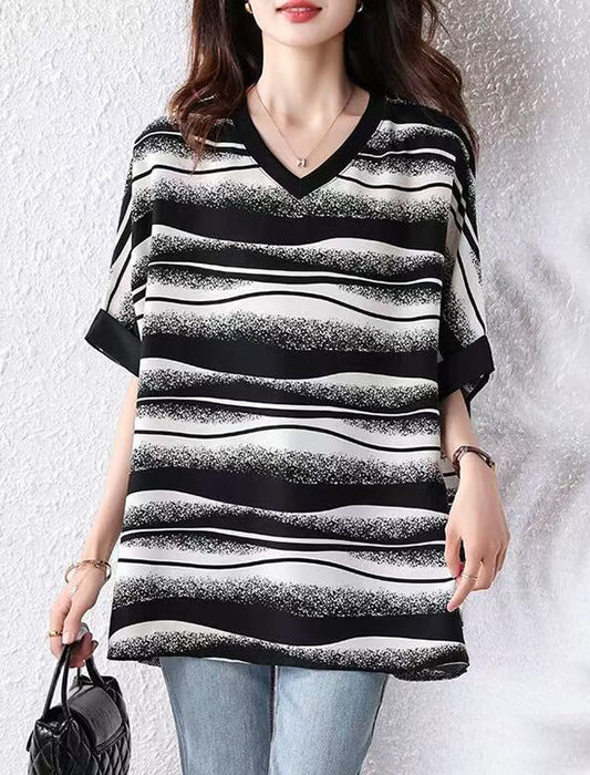 アート風ボーダートップス