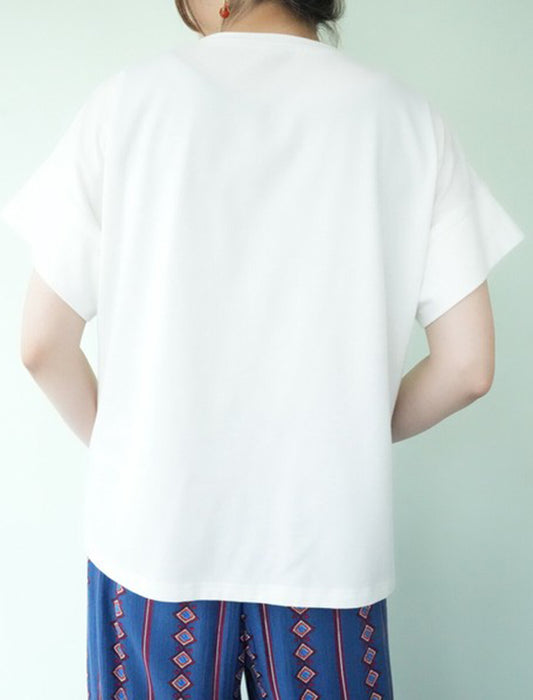 繊細な花柄刺繍カットソー