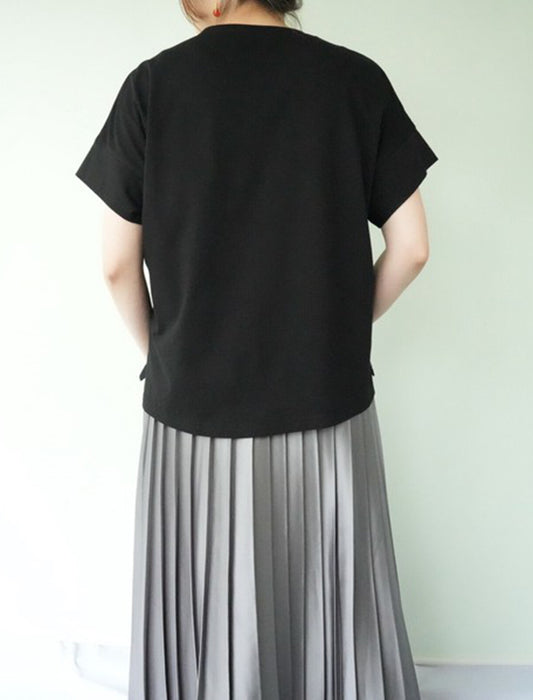 繊細な花柄刺繍カットソー