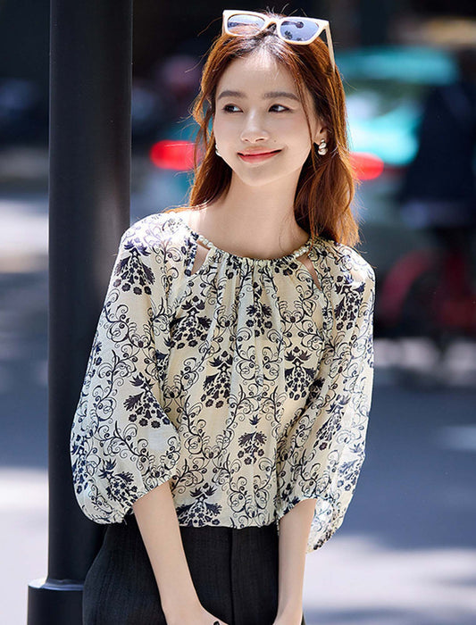 ラウンドネックプリントシャツ