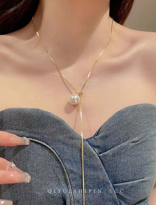 長さが調整できるイミテーションパールネックレス