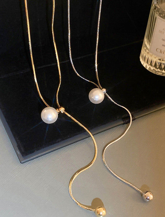 長さが調整できるイミテーションパールネックレス