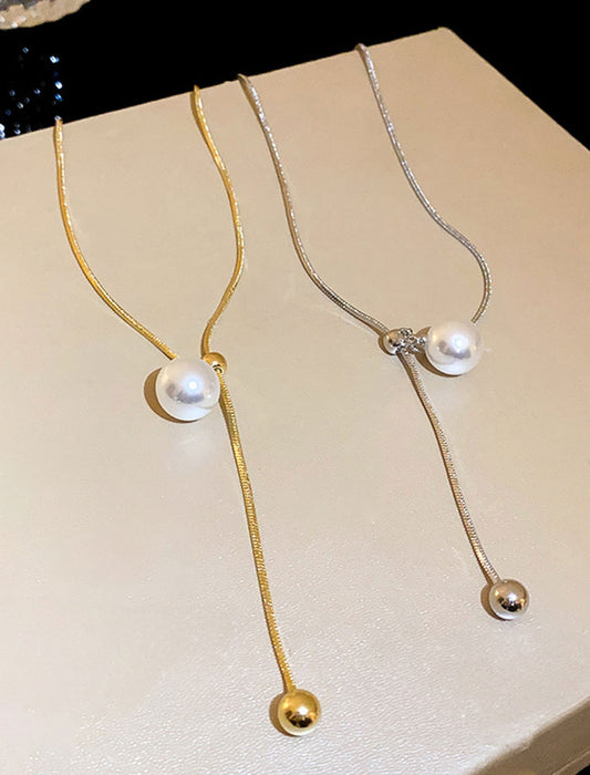 長さが調整できるイミテーションパールネックレス