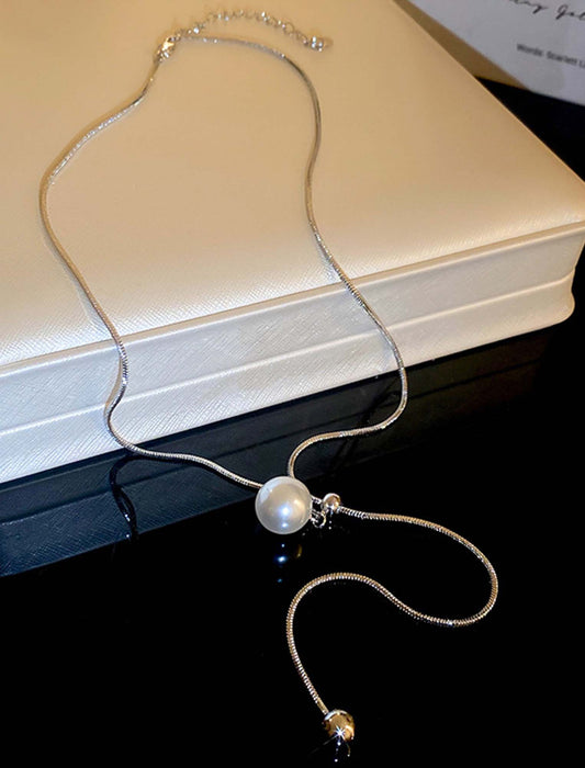 長さが調整できるイミテーションパールネックレス