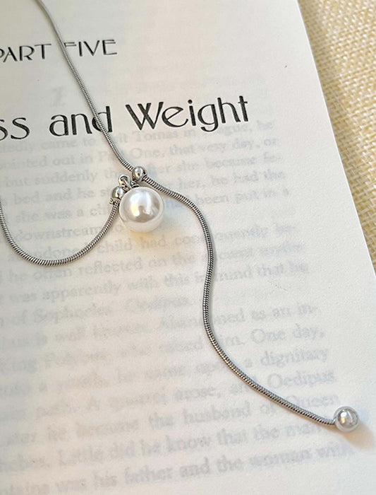 長さが調整できるイミテーションパールネックレス