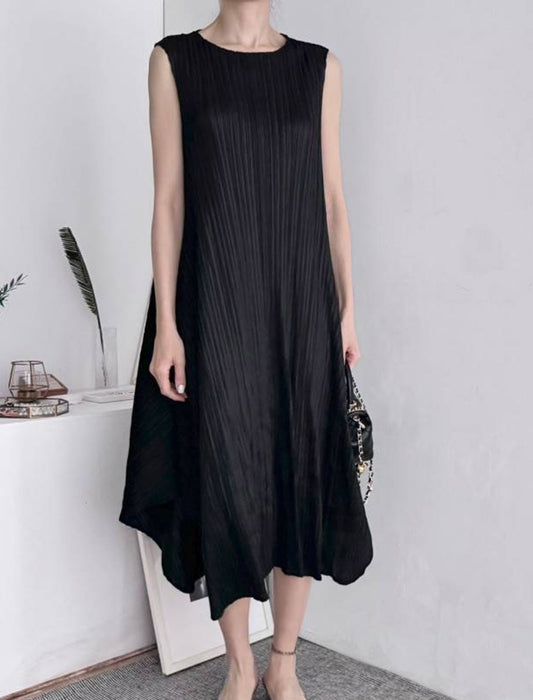 ふんわりシックなプリーツワンピース