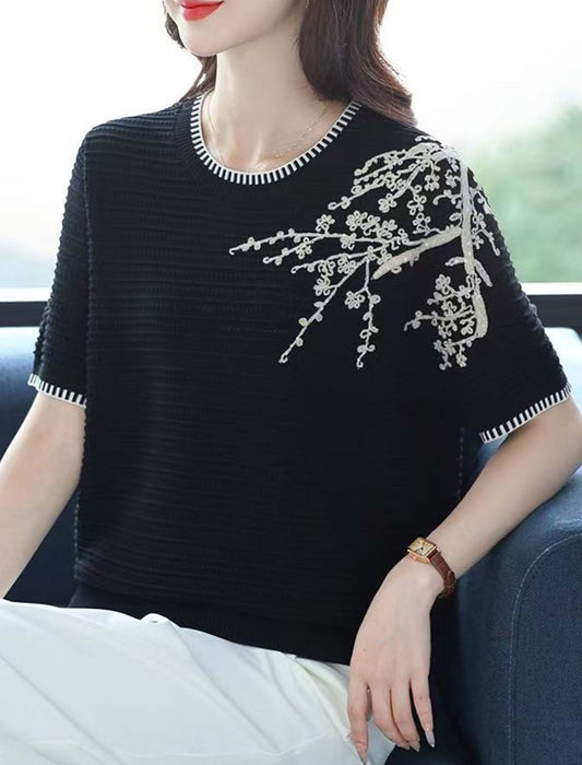 さらり軽やか刺繍映え ニットプルオーバー