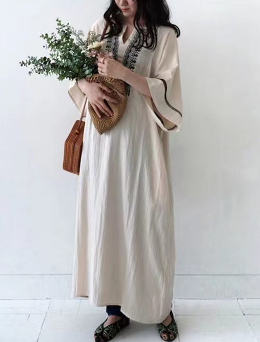 刺繍Vネックワンピース