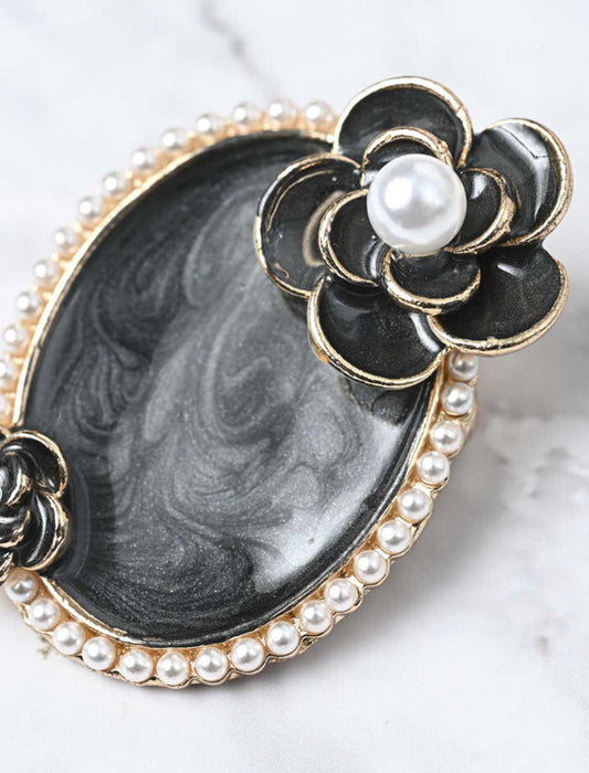 カメリアパールブローチ