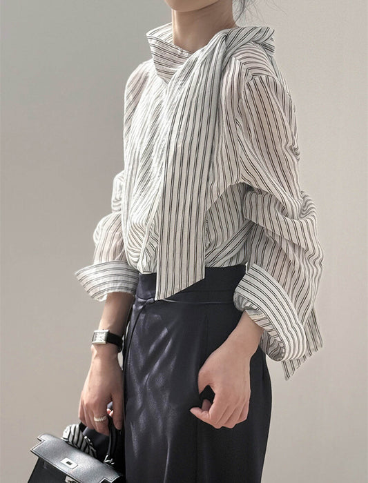 ストライプ柄×リボンネックブラウス