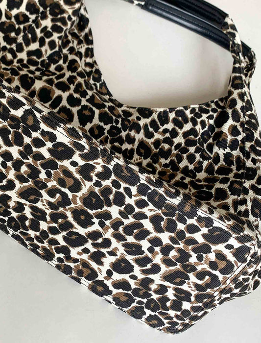 大人のレオパードバッグ