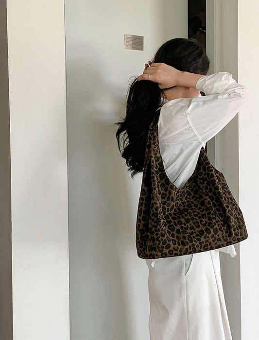 大人のレオパードバッグ