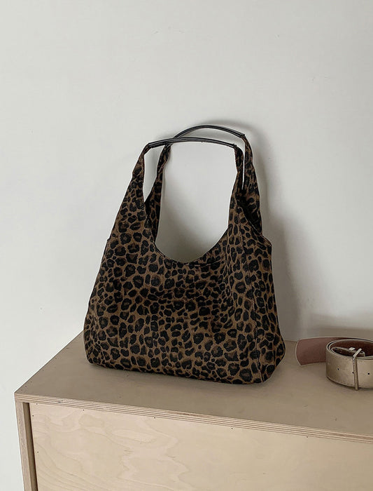 大人のレオパードバッグ