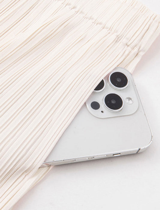 裾レースで華やぐパンツ