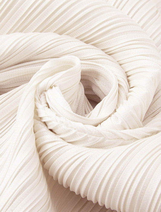 裾レースで華やぐパンツ