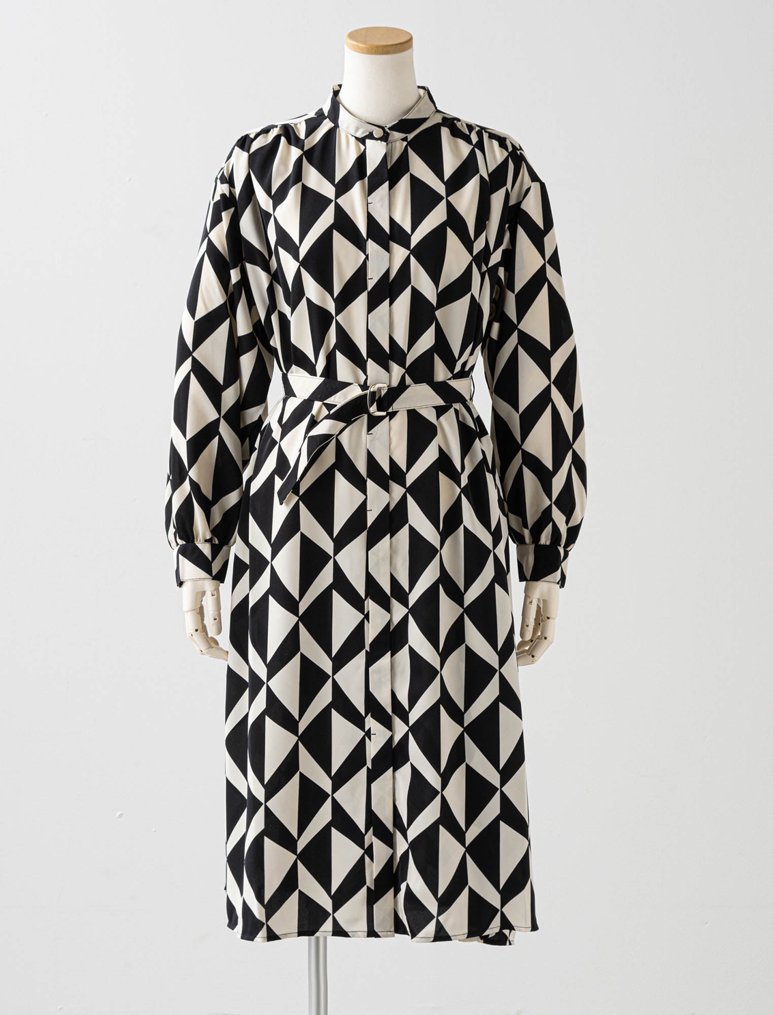 美品◆マックスマーラ ジオメトリック 総柄 ベルト付 ノースリ ワンピース 40 美品◇マックスマーラ ジオメトリック 総柄 ベルト付 ノースリ