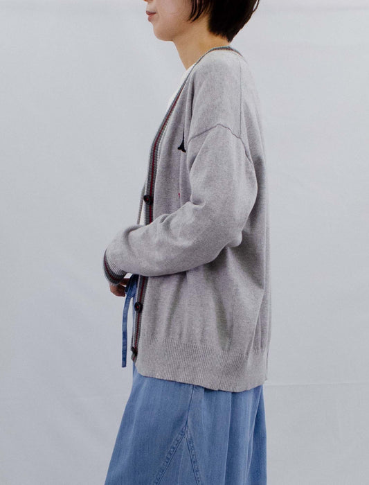 Vネックロゴハートカーディガン