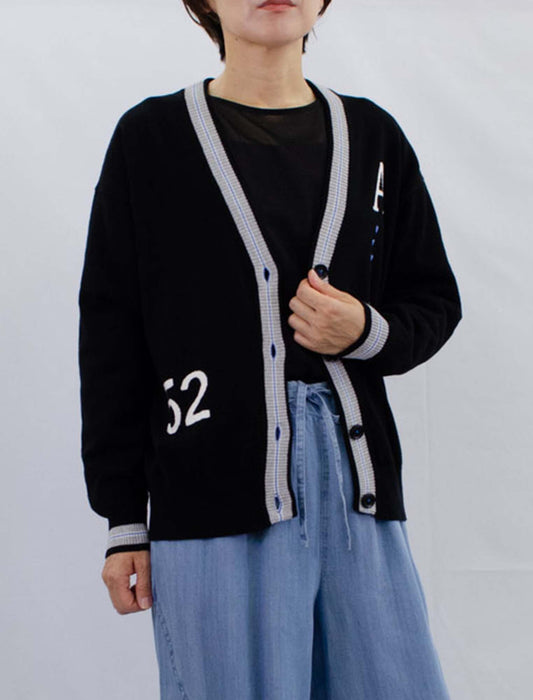 Vネックロゴハートカーディガン