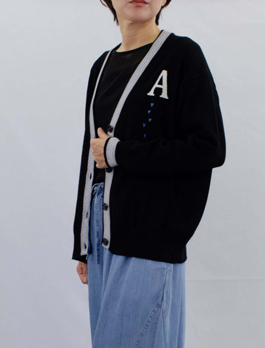 Vネックロゴハートカーディガン