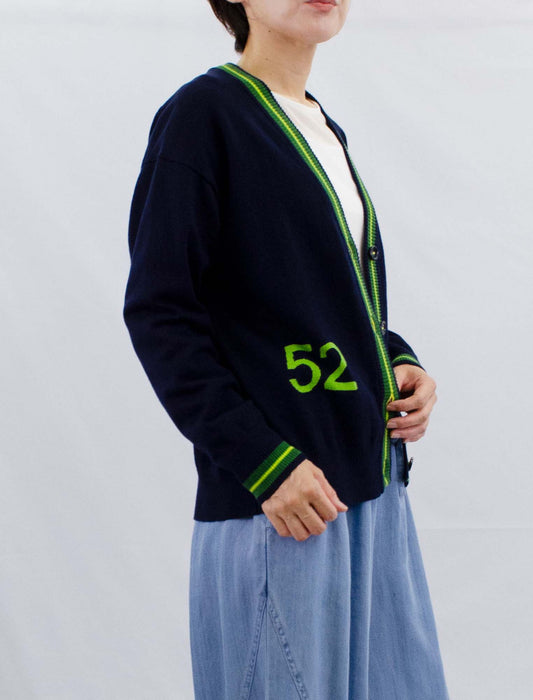 Vネックロゴハートカーディガン