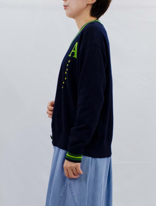 Vネックロゴハートカーディガン