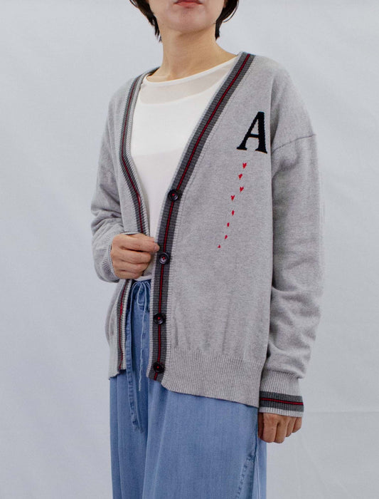 Vネックロゴハートカーディガン