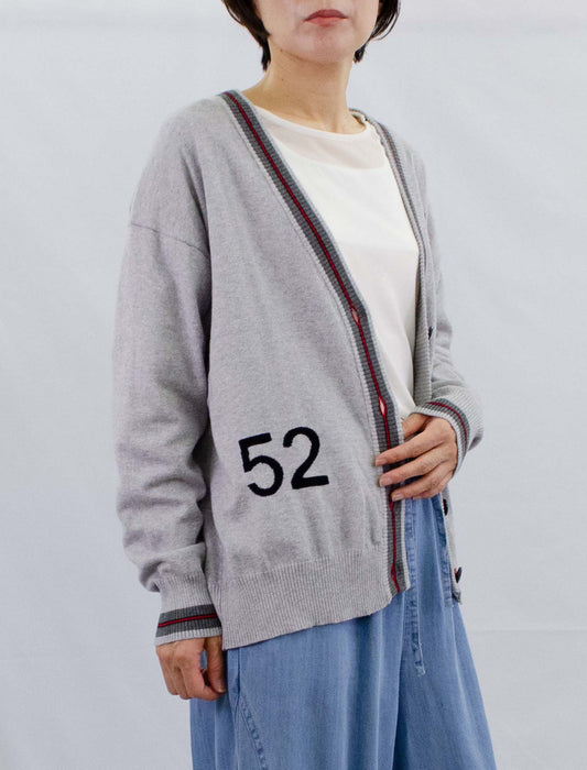 Vネックロゴハートカーディガン