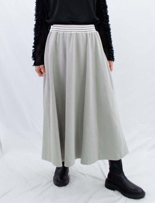 スポーティライクなウエストボーダースカート