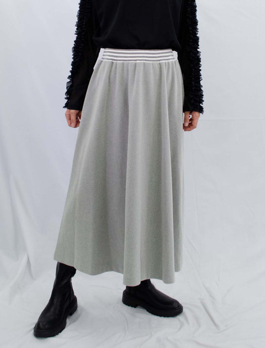 スポーティライクなウエストボーダースカート