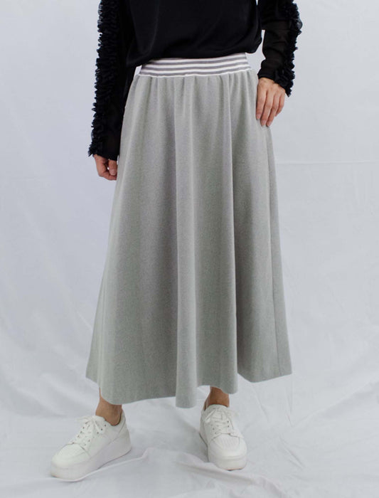 スポーティライクなウエストボーダースカート