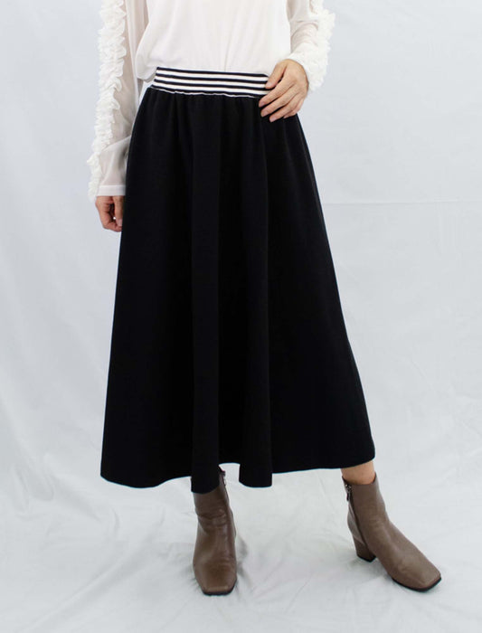 スポーティライクなウエストボーダースカート