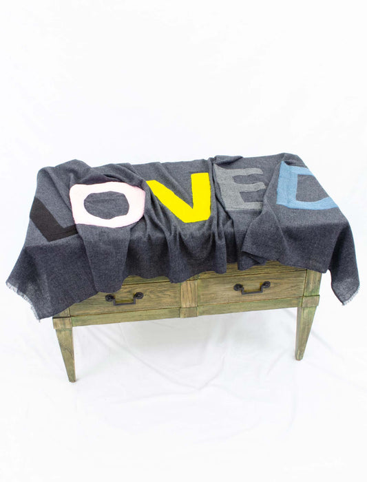 LOVEDカラフルロゴストール