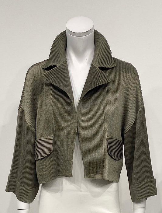 ＜SPECCHIO＞シャトルプリーツクロップドジャケット