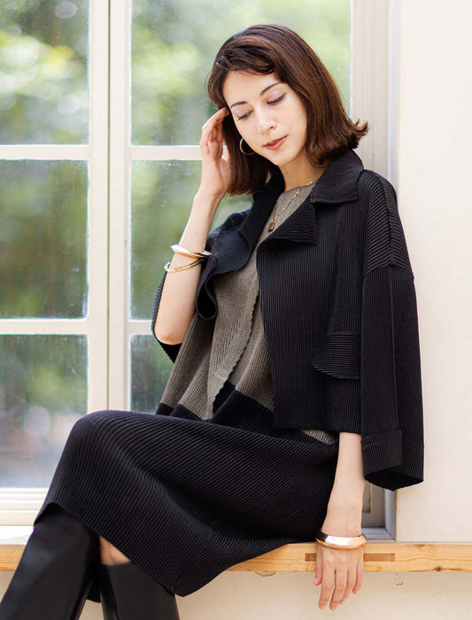 ＜SPECCHIO＞シャトルプリーツクロップドジャケット