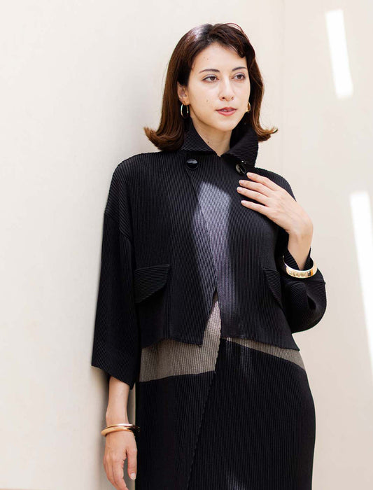 ＜SPECCHIO＞シャトルプリーツクロップドジャケット