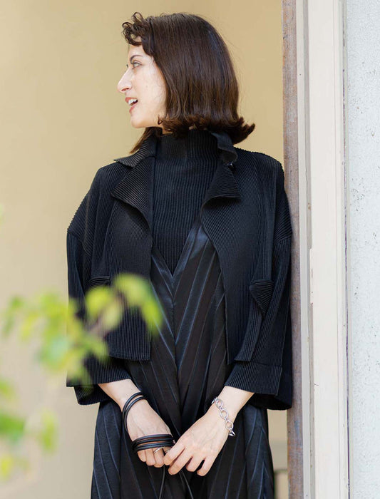 ＜SPECCHIO＞シャトルプリーツクロップドジャケット