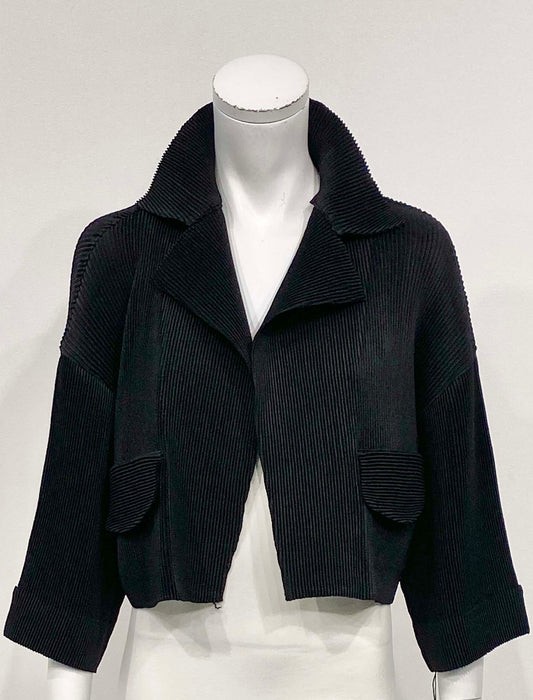 ＜SPECCHIO＞シャトルプリーツクロップドジャケット