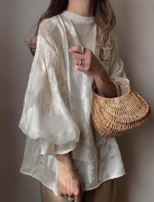 透け感がおしゃれなオーガンジーブラウス