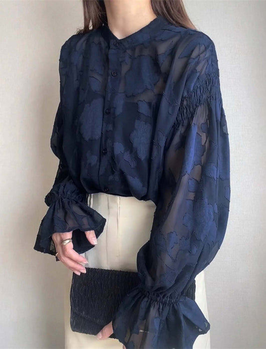 透け感がおしゃれなオーガンジーブラウス