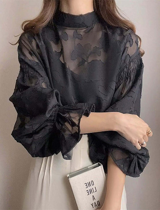 透け感がおしゃれなオーガンジーブラウス