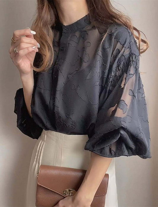 透け感がおしゃれなオーガンジーブラウス