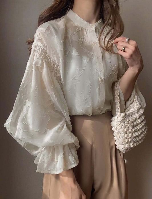 透け感がおしゃれなオーガンジーブラウス